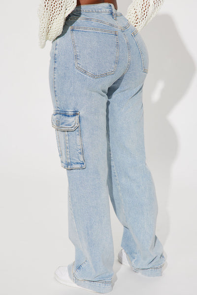 https://cdn.shopify.com/s/files/1/0293/9277/files/05-24-23Studio2_KJ_RL_14-28-34_23_E8J1332_LightWash_12938_DG.jpg?v=1685565757&with=400&height=600