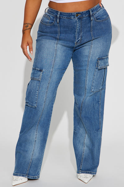https://cdn.shopify.com/s/files/1/0293/9277/files/05-24-23Studio4_CXB_SS_13-21-25_48_WR23P144_DarkWash_0676_PLUS_PXF.jpg?v=1685571239&with=400&height=600