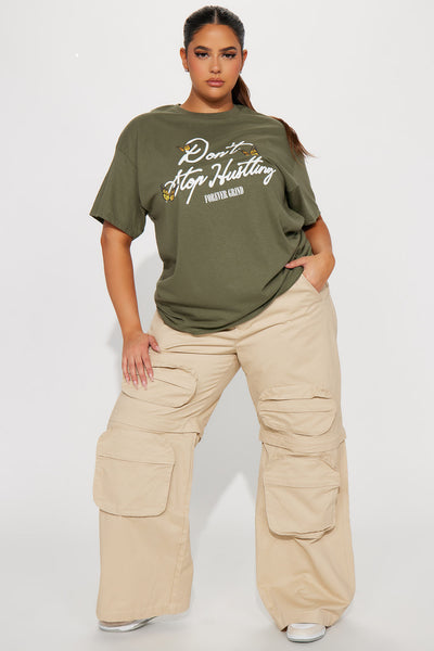https://cdn.shopify.com/s/files/1/0293/9277/files/05-25-23Studio5_KT_DB_14-50-19_56_MGAJ0369_Olive_41054_PLUS_SL.jpg?v=1723746674&with=400&height=600