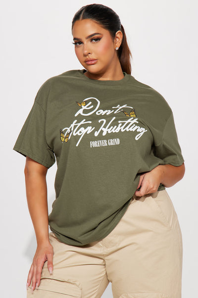 https://cdn.shopify.com/s/files/1/0293/9277/files/05-25-23Studio5_KT_DB_14-50-26_56_MGAJ0369_Olive_41057_PLUS_SL.jpg?v=1723746674&with=400&height=600