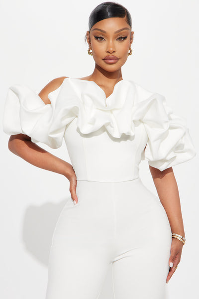 https://cdn.shopify.com/s/files/1/0293/9277/files/05-28-25_S2_1_JUMPSUIT08023_White_ZSR_CXB_RL_13-41-09_33979_SG.jpg?v=1748535079&with=400&height=600