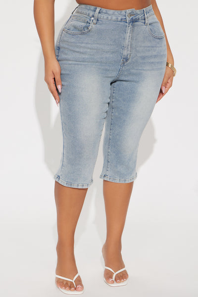 https://cdn.shopify.com/s/files/1/0293/9277/files/05-30-25_S4_7_FN3269MCPY_LightWash_CR_DO_12-05-29_9448_PLUS_PXF.jpg?v=1748982495&with=400&height=600