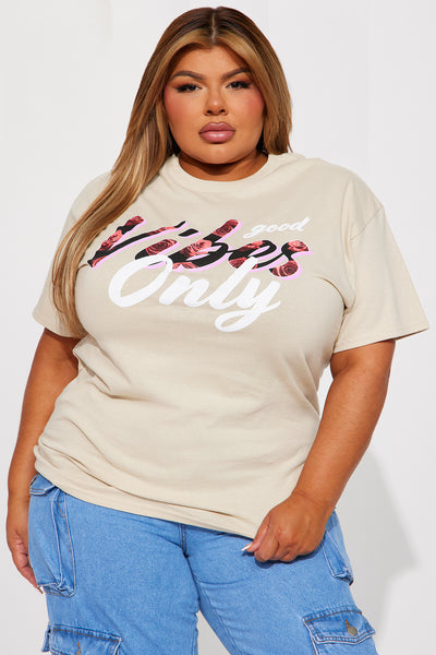 https://cdn.shopify.com/s/files/1/0293/9277/files/06-01-23Studio4_RA_AC_14-49-52_59_23014892_Sand_1831_PLUS_PXF.jpg?v=1686247720&with=400&height=600
