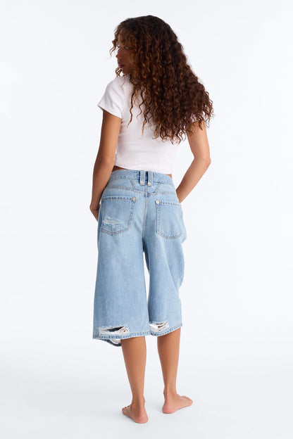 https://cdn.shopify.com/s/files/1/0293/9277/files/06-01-26_S3_53_B325DS3829_LightWash_LR_PC_11-51-48_71409_PXF.jpg?v=1780519212