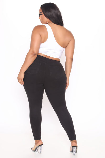 https://cdn.shopify.com/s/files/1/0293/9277/products/06-02-21Studio3_DM_TB_09-41-10_4_P831_Black_1351_PLUS_RA.jpg?v=1690323130&with=400&height=600