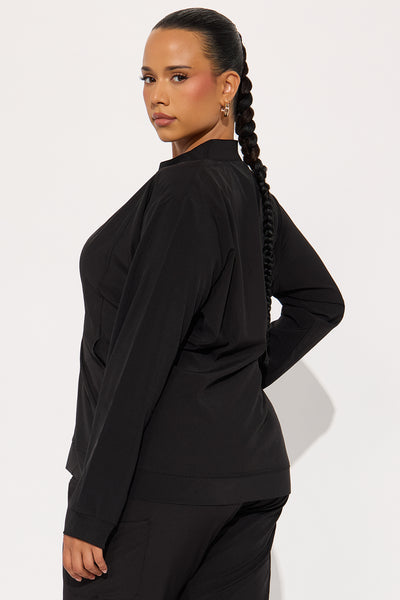 https://cdn.shopify.com/s/files/1/0293/9277/files/06-02-25_S8_15_1322FN_Black_KJ_IM_10-12-43_PLUS_6472_PXF.jpg?v=1750096713&with=400&height=600