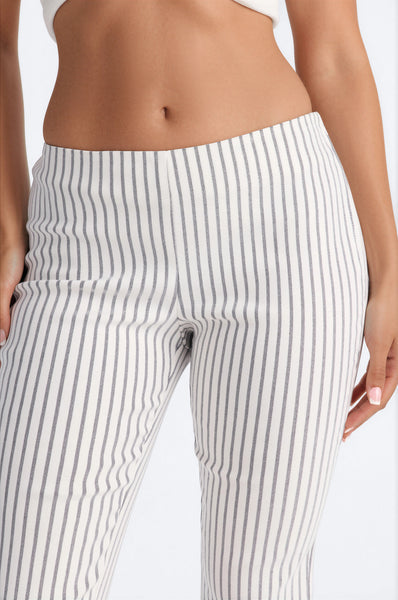 https://cdn.shopify.com/s/files/1/0293/9277/files/06-02-26_S8_7_P16612C_Whitecombo_JG_MC_09-34-45_41903-FN_Remi-_PXF.jpg?v=1781111184&with=400&height=600