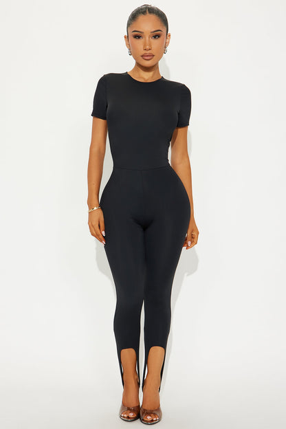 https://cdn.shopify.com/s/files/1/0293/9277/files/06-03-25_S3_50_JP16957_Black_HY_AP_14-28-01_0112_PXF.jpg?v=1749149539