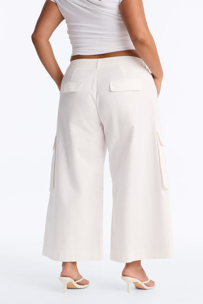 https://cdn.shopify.com/s/files/1/0293/9277/files/06-03-26_S3_4_V225PT1991370_White_AC_KK_09-47-38_PLUS_1743_MWA.jpg?v=1781026397&with=400&height=600