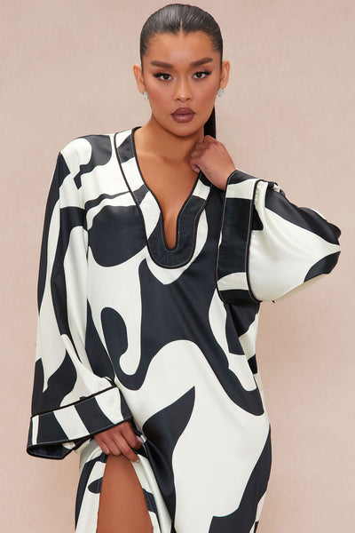 https://cdn.shopify.com/s/files/1/0293/9277/files/06-04-24_S5_28_GW23C6415F3_BlackWhite_KF_IM_14-21-03_15878_CM_CM.jpg?v=1717696519&with=400&height=600