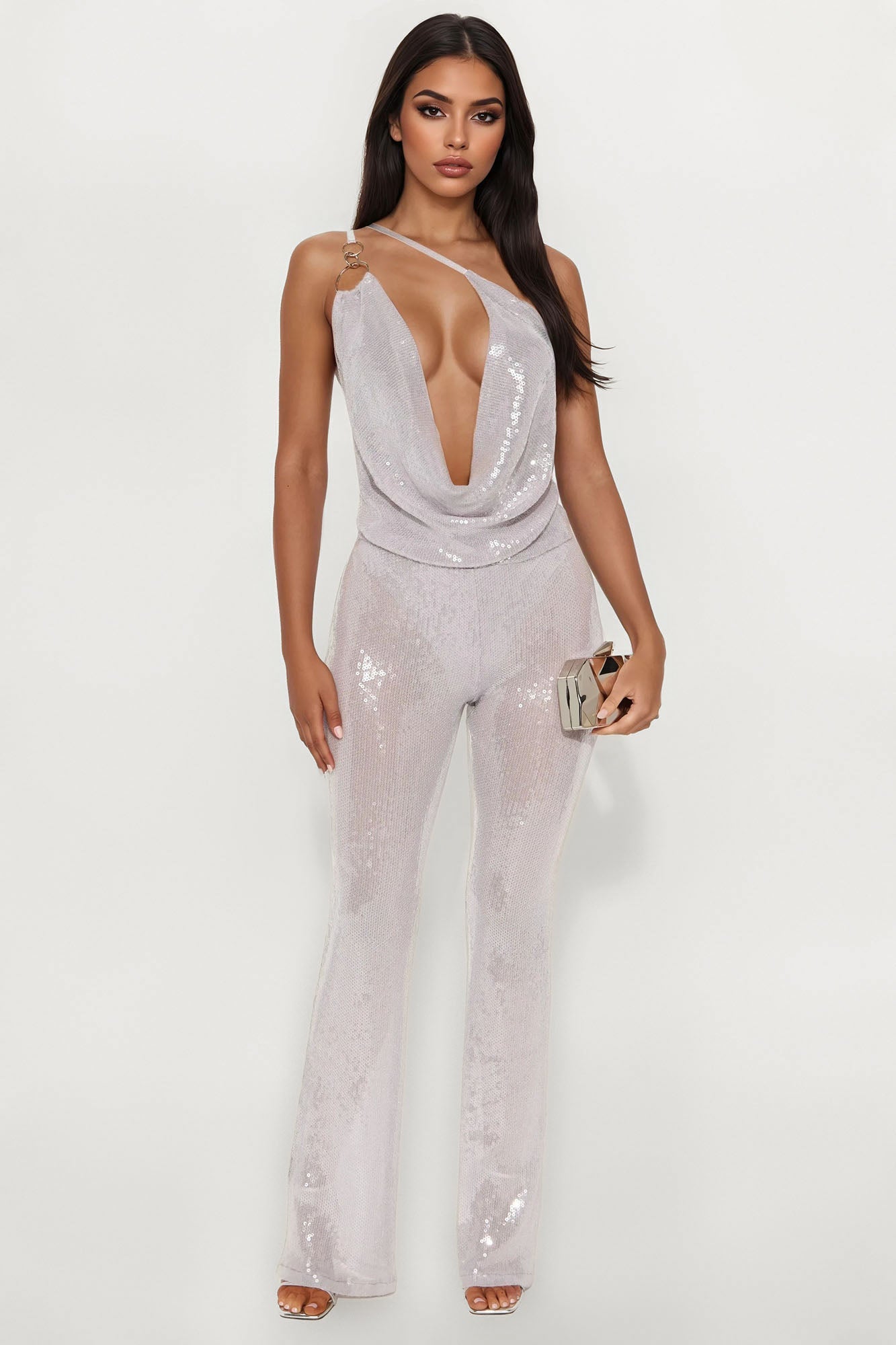 https://cdn.shopify.com/s/files/1/0293/9277/files/06-04-25_S4_26_KBBJ5030122_Grey_AE_AP_10-54-25_44304_CM-Amira_BH.jpg?v=1750867296
