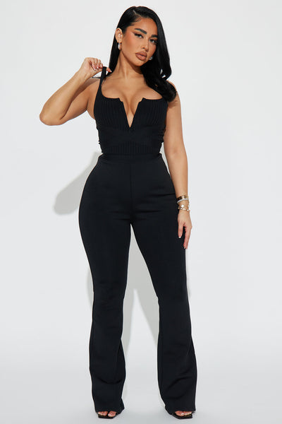 https://cdn.shopify.com/s/files/1/0293/9277/files/06-05-23Studio1_TK_DB_13-11-32_26_74980E_Black_58702_DQ.jpg?v=1686678853&with=400&height=600