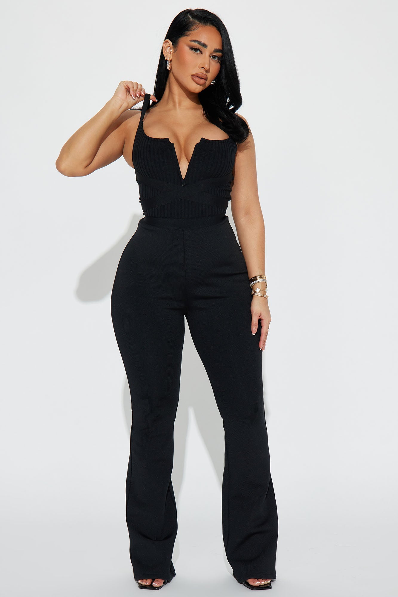 https://cdn.shopify.com/s/files/1/0293/9277/files/06-05-23Studio1_TK_DB_13-11-32_26_74980E_Black_58702_DQ.jpg?v=1686678853