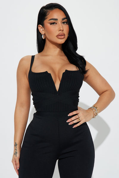 https://cdn.shopify.com/s/files/1/0293/9277/files/06-05-23Studio1_TK_DB_13-11-48_26_74980E_Black_58704_DQ.jpg?v=1686678853&with=400&height=600