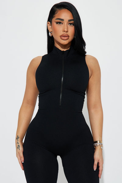 https://cdn.shopify.com/s/files/1/0293/9277/files/06-05-23Studio1_TK_DB_13-28-11_29_J1K1519C_Black_58741_DQ.jpg?v=1686678934&with=400&height=600