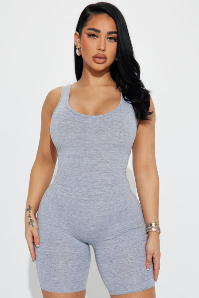 https://cdn.shopify.com/s/files/1/0293/9277/files/06-05-23Studio1_TK_DB_14-51-18_55_JR49776_HeatherGrey_59021_DQ.jpg?v=1686676726&with=400&height=600