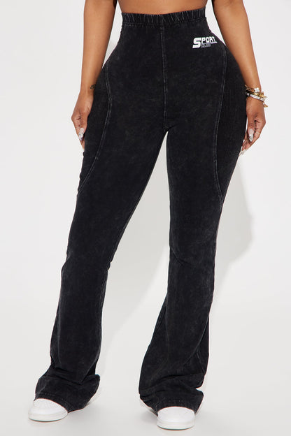 https://cdn.shopify.com/s/files/1/0293/9277/files/06-05-24_S2_22_ZDZPK11855BTBL_BlackWash_KS_RA_14-10-04_37102_PXF.jpg?v=1717782727