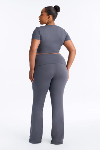 https://cdn.shopify.com/s/files/1/0293/9277/files/06-05-26_S1_13_YPS60068_Charcoal_KK_KT_11-15-32_PLUS_0271_MWA.jpg?v=1781107830&with=400&height=600