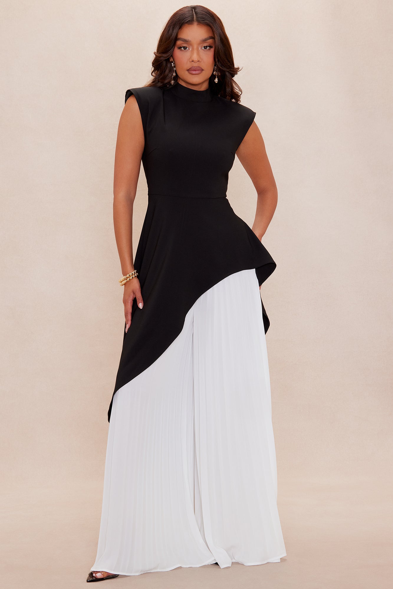 https://cdn.shopify.com/s/files/1/0293/9277/files/06-09-25_S5_26_BZ10162B_BlackWhite_RA_DO_13-24-56_6845_PXF.jpg?v=1749662363