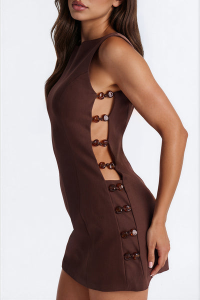 https://cdn.shopify.com/s/files/1/0293/9277/files/06-09-26_S1_52_V125DR23653_Brown_CC_IM_15-00-55_1348-FN_Remi-SG.jpg?v=1781709820&with=400&height=600