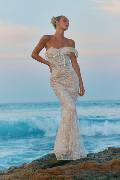 https://cdn.shopify.com/s/files/1/0293/9277/files/06-09-26_Sunkissed-in-White_-Collection_LOOK_26_10-15-59_RA_MR_38558_ES_MH.jpg?v=1783374347&with=400&height=600