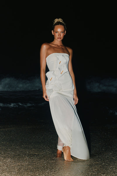 https://cdn.shopify.com/s/files/1/0293/9277/files/06-09-26_Sunkissed-in-White_-Collection_LOOK_29_10-15-59_RA_MR_38796_ES_MH.jpg?v=1783374599&with=400&height=600