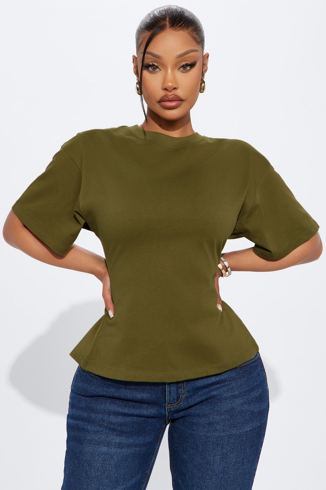 https://cdn.shopify.com/s/files/1/0293/9277/files/06-10-25_S2_30_KMUT4100401_Olive_CXB_RL_16-00-17_0673_PXF_JA_4485fe91-a1ff-4f3e-868c-b267f3c4f6c3.jpg?v=1780093197