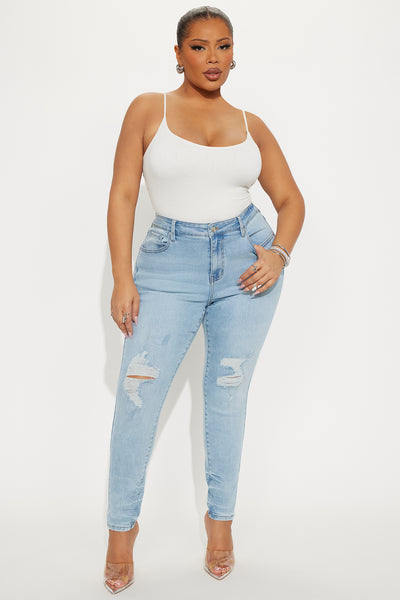 https://cdn.shopify.com/s/files/1/0293/9277/files/06-10-25_S5_62_FNBF2436_LightWash_CR_PLUS_IM_15-52-24_69234_PXF.jpg?v=1750787874&with=400&height=600