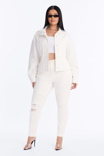 https://cdn.shopify.com/s/files/1/0293/9277/files/06-11-26_S7_34_P226JK1106_White_LB_IM_14-23-21_PLUS_79416_MWA.jpg?v=1781640153&with=400&height=600
