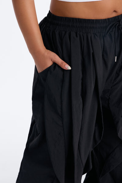https://cdn.shopify.com/s/files/1/0293/9277/files/06-11-26_S8_23_B226PT1301_Black_MB_DJ_15-38-57_PLUS_0955_PXF.jpg?v=1781632306&with=400&height=600