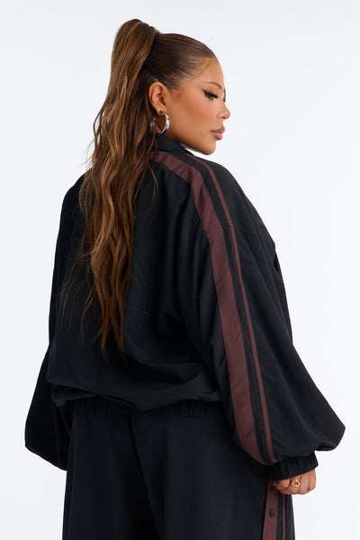 https://cdn.shopify.com/s/files/1/0293/9277/files/06-11-26_S8_35_B126MS1322_Black_MB_DJ_15-38-57_PLUS_0998_PXF.jpg?v=1781623993&with=400&height=600