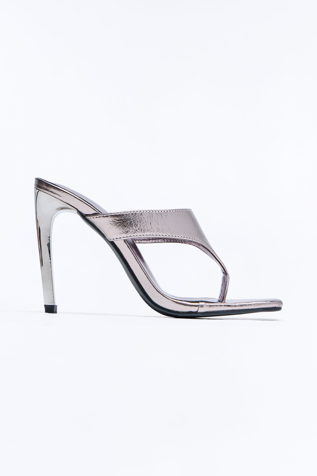 https://cdn.shopify.com/s/files/1/0293/9277/files/06-11-26_SL_38_TREMBLE01_GunMetal_ZSR_AB_15-26-45_FLATLAY_11322_PXF.jpg?v=1781536824