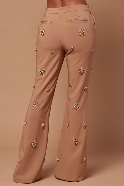 https://cdn.shopify.com/s/files/1/0293/9277/files/06-13-23LUXE_CXB_IM_11-09-09_13_B30206_Mocha_9300_JB.jpg?v=1689112240&with=400&height=600