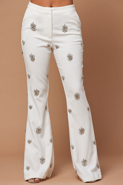 https://cdn.shopify.com/s/files/1/0293/9277/files/06-13-23LUXE_CXB_IM_11-59-30_21_B30206_White_9303_JB.jpg?v=1689113061&with=400&height=600