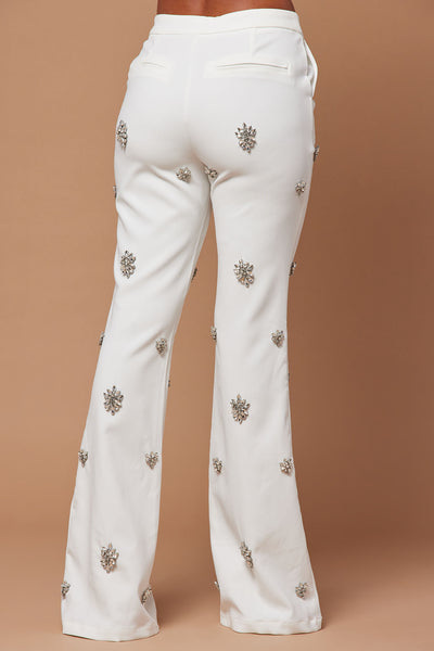https://cdn.shopify.com/s/files/1/0293/9277/files/06-13-23LUXE_CXB_IM_11-59-30_21_B30206_White_9312_JB.jpg?v=1689113061&with=400&height=600