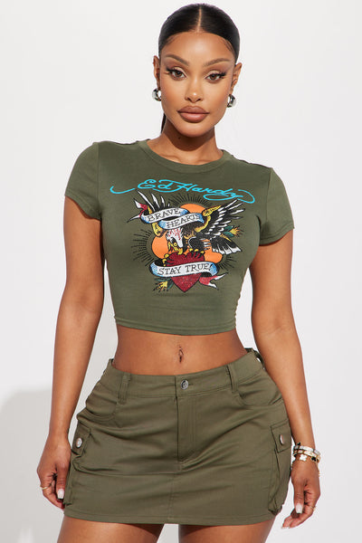 https://cdn.shopify.com/s/files/1/0293/9277/files/06-13-23Studio2_KJ_RL_14-47-16_44_EHW110433RS_Olive_36325_SG.jpg?v=1687301460&with=400&height=600