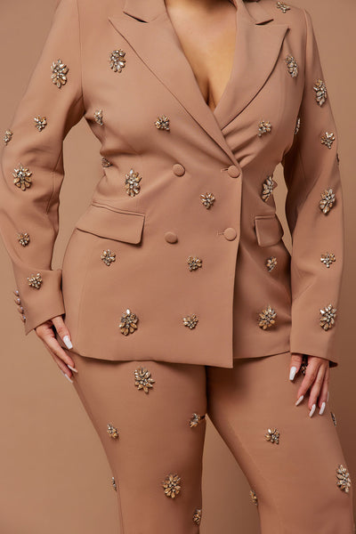https://cdn.shopify.com/s/files/1/0293/9277/files/06-14-23LUXE_TH_IM_13-12-12_29_B30389_Mocha_4789_PLUS_SG_4751ed4c-d977-4657-9eda-d82a4b261d10.jpg?v=1692738748&with=400&height=600