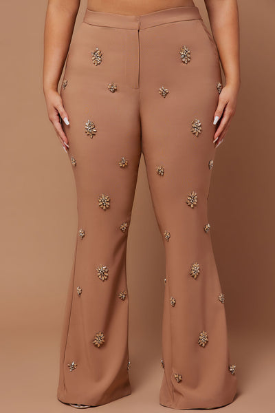 https://cdn.shopify.com/s/files/1/0293/9277/files/06-14-23LUXE_TH_IM_13-14-22_30_B30206_Mocha_9422_PLUS_SG_b8bb0cbc-1f79-4efd-9baf-2748e6f29533.jpg?v=1692738748&with=400&height=600