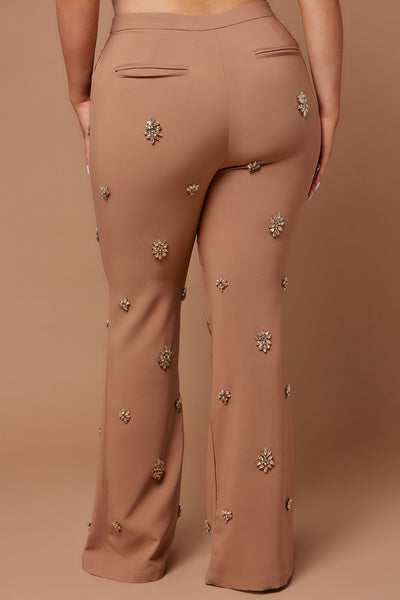 https://cdn.shopify.com/s/files/1/0293/9277/files/06-14-23LUXE_TH_IM_13-14-22_30_B30206_Mocha_9425_PLUS_SG_0949be62-f747-41d3-864e-b90783336dd7.jpg?v=1692738748&with=400&height=600