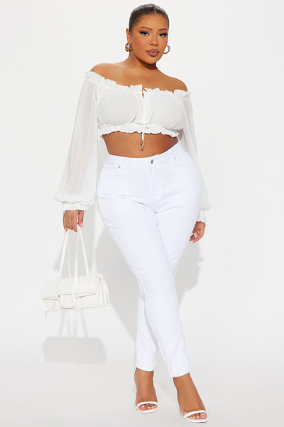 https://cdn.shopify.com/s/files/1/0293/9277/files/06-16-25_S4_37_YJDM15_White_RA_JS_11-44-39_PLUS_3332_PXF.jpg?v=1750195321&with=400&height=600