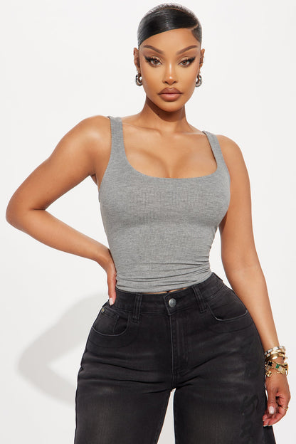 https://cdn.shopify.com/s/files/1/0293/9277/files/06-17-25_S2_16_HT18883_DarkGrey_CXB_RL_16-29-51_2182_PXF.jpg?v=1750283562
