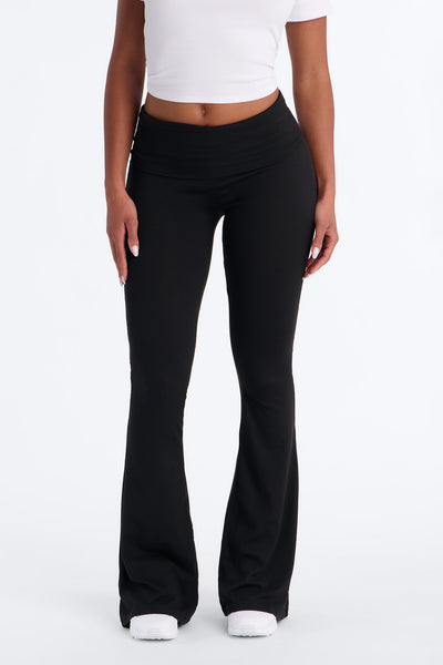 https://cdn.shopify.com/s/files/1/0293/9277/files/06-18-26_S2_36_JP54087C_Black_KJ_JS_14-37-49_8309_PXF.jpg?v=1782234868&with=400&height=600