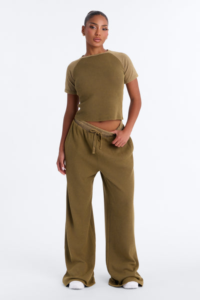 https://cdn.shopify.com/s/files/1/0293/9277/files/06-18-26_S2_39_P126MS1333_Olive_KJ_JS_14-47-53_8347_PXF.jpg?v=1782234920&with=400&height=600