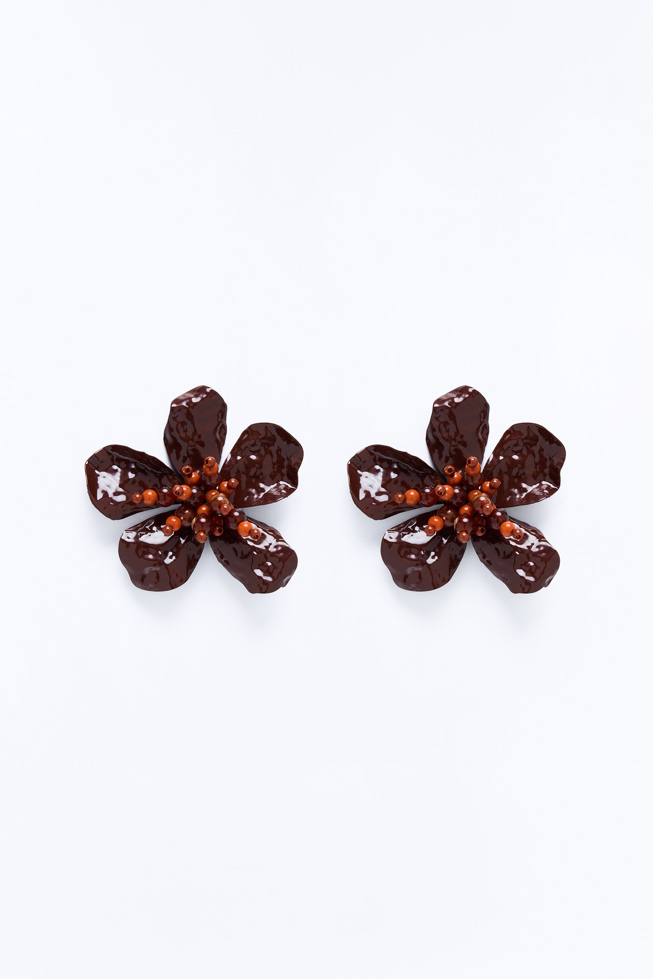 https://cdn.shopify.com/s/files/1/0293/9277/files/06-18-26_SL_63_KCE260221_Brown_AB_18-53-11_FLATLAY_11826_PXF.jpg?v=1782150935
