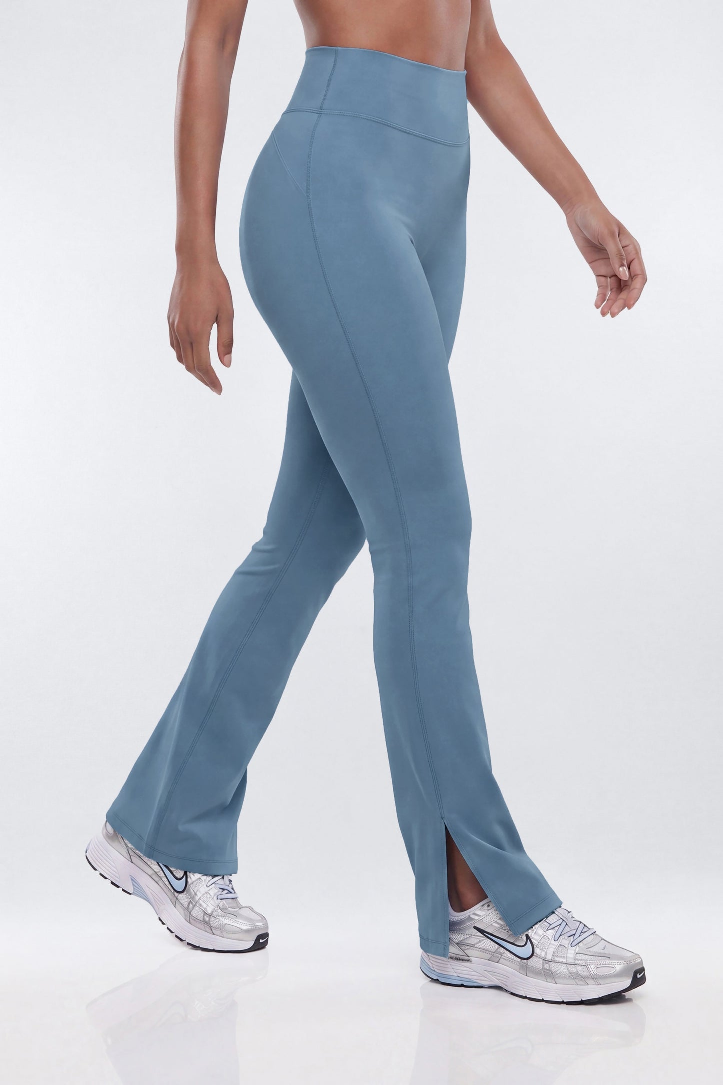 https://cdn.shopify.com/s/files/1/0293/9277/files/06-19-26_S2_12_B12503SB1309_SoftIndigo_KK_DJ_13-34-08_40186-6_YB_AB_ES_JA.jpg?v=1783702298