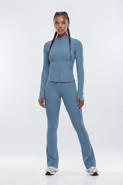 https://cdn.shopify.com/s/files/1/0293/9277/files/06-19-26_S2_13_B12503SP1311_SoftIndigo_KK_DJ_10-21-22_9045-5_YB_AB_ES_JA.jpg?v=1783700491&with=400&height=600