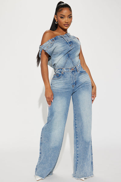 https://cdn.shopify.com/s/files/1/0293/9277/files/06-20-23Studio1_TK_PC_14-05-40_28_SK6148_Denim_65117_MP.jpg?v=1687813050&with=400&height=600