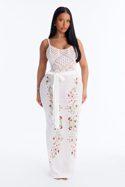https://cdn.shopify.com/s/files/1/0293/9277/files/06-22-26_S4_34_SD829_White_KK_IM_12-31-06_38738_PXF.jpg?v=1782399061&with=400&height=600