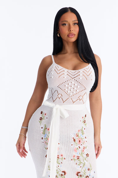 https://cdn.shopify.com/s/files/1/0293/9277/files/06-22-26_S4_34_SD829_White_KK_IM_12-31-06_38741_PXF.jpg?v=1782399060&with=400&height=600