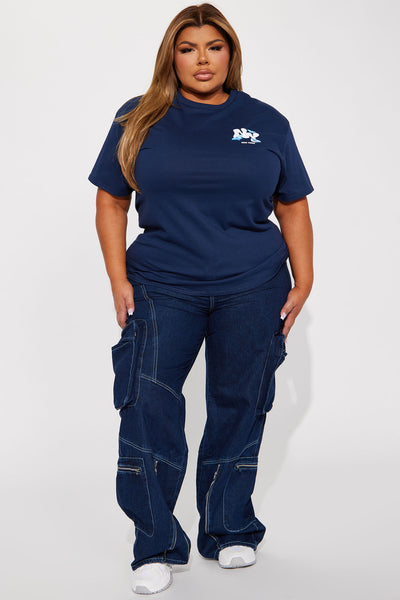 https://cdn.shopify.com/s/files/1/0293/9277/files/06-26-23Studio4_CB_IM_14-16-10_33_23015058_Navy_5963_PLUS_SG.jpg?v=1687990059&with=400&height=600